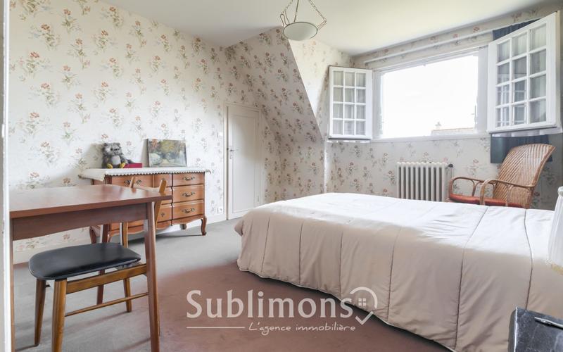 Maison traditionnelle - 144 m² - 8 pièces