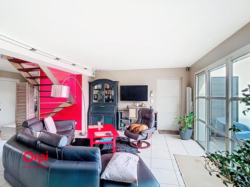 Maison - 210 m² - 6 pièces