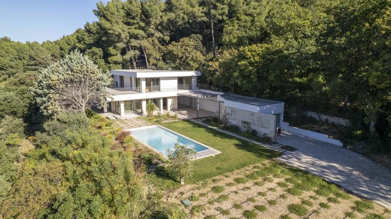 Villa - 219 m² - 8 pièces