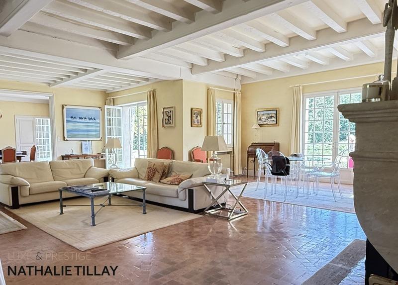 Maison de maîtres - 365 m² - 12 pièces