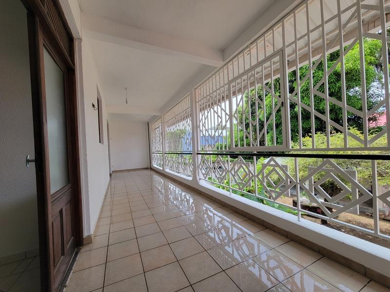 Immeuble - 298 m² - 6 pièces