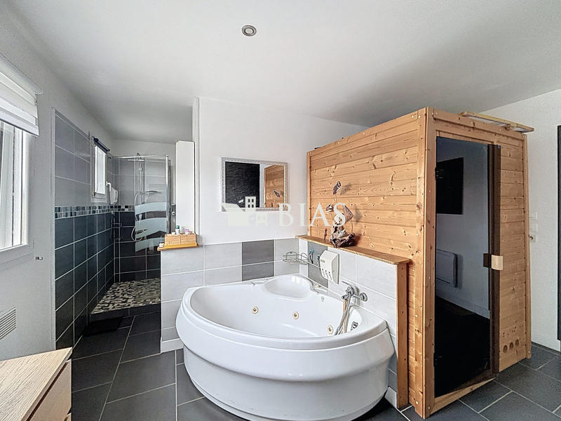 Maison - 151 m² - 4 pièces