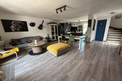 Maison - 93 m² - 5 pièces