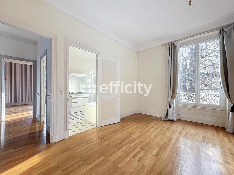 Maison bourgeoise - 278 m² - 10 pièces