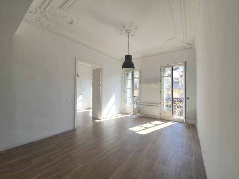 Appartement - 64 m² - 2 pièces