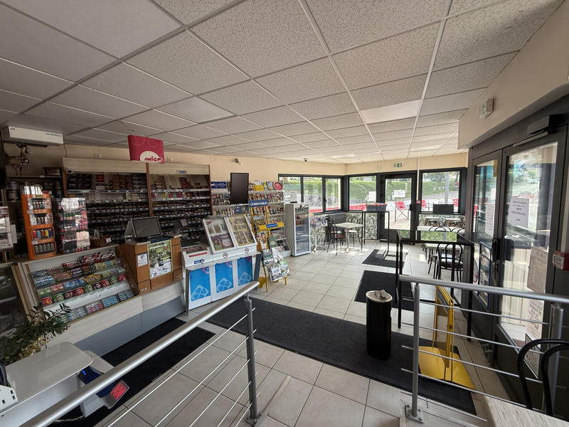 Local commercial - 407 m²