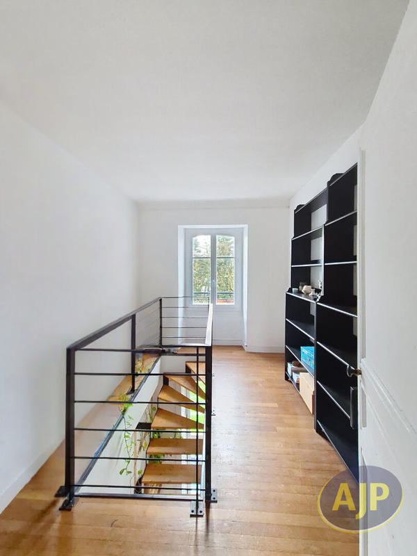 Appartement - 161 m² - 7 pièces