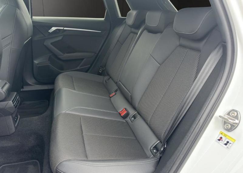 Audi A3 sportback 40 TFSIe 204 s-Line Hybride Rechargeable / Toit Ouvrant Affichage Tete Haute Matrix Led Regulateur de Distance Keyless