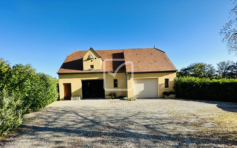 Maison - 250 m² - 11 pièces