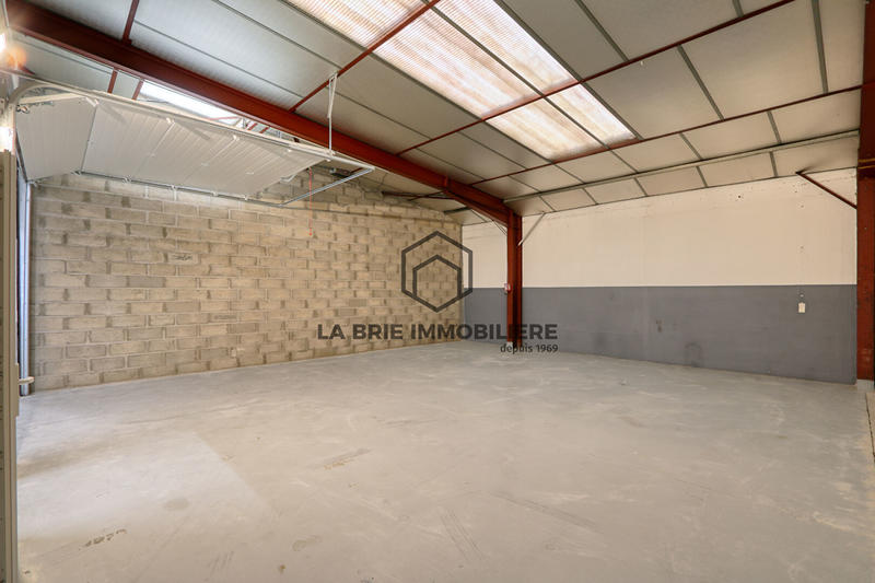 Local d'activité / Entrepôt - 73 m² - 1 pièce