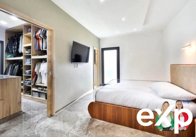 Maison - 234 m² - 7 pièces