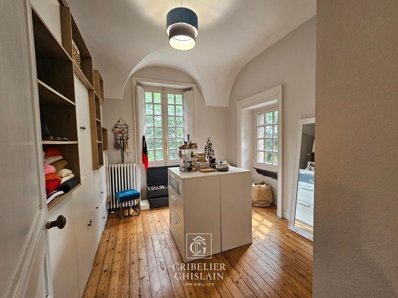 Demeure - 190 m² - 6 pièces