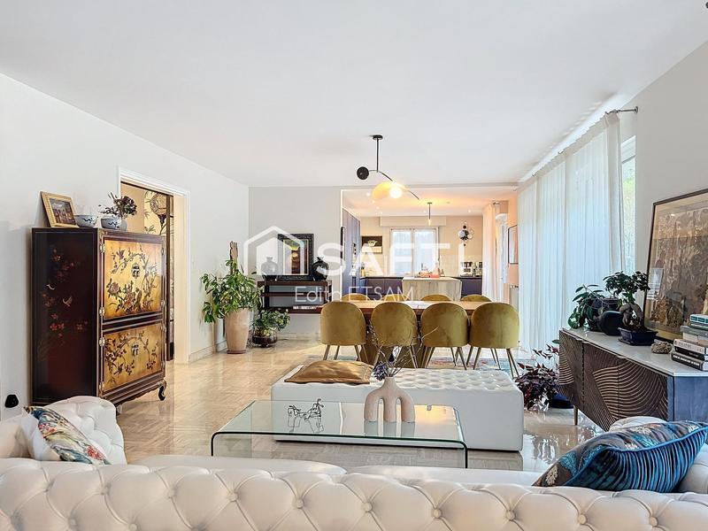 Maison - 207 m² - 8 pièces