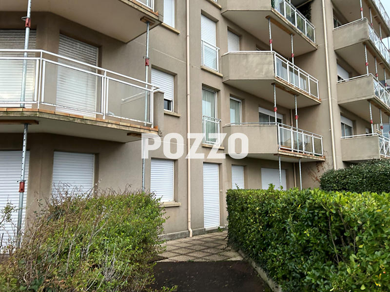 Local commercial - 114 m² - 4 pièces