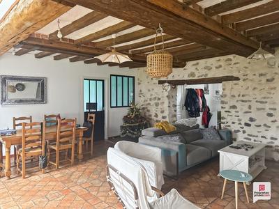 Maison - 194 m² - 8 pièces