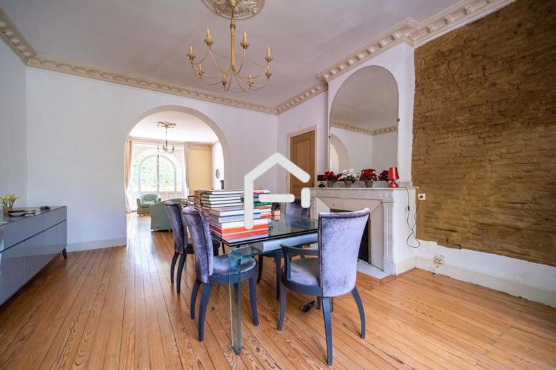 Maison - 250 m² - 7 pièces