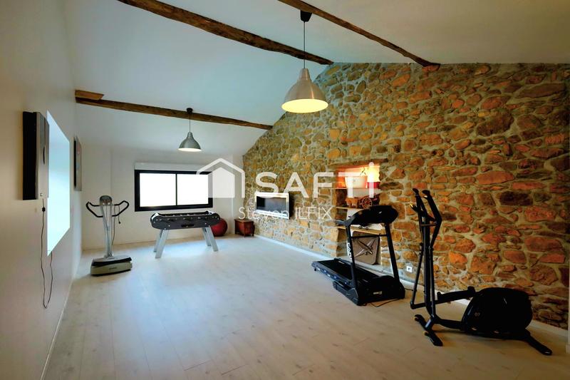 Maison - 240 m² - 6 pièces