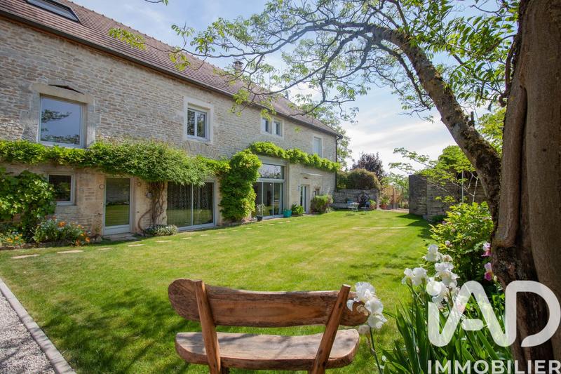 Maison - 280 m² - 8 pièces