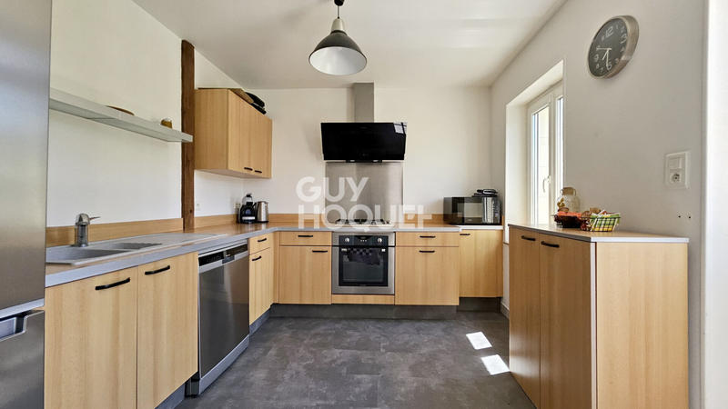 Maison - 163 m² - 8 pièces