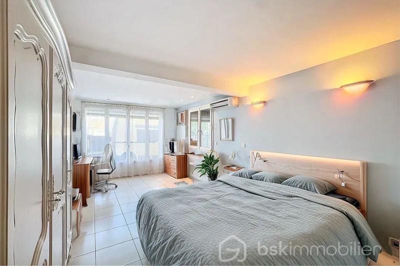 Maison traditionnelle - 105 m² - 3 pièces