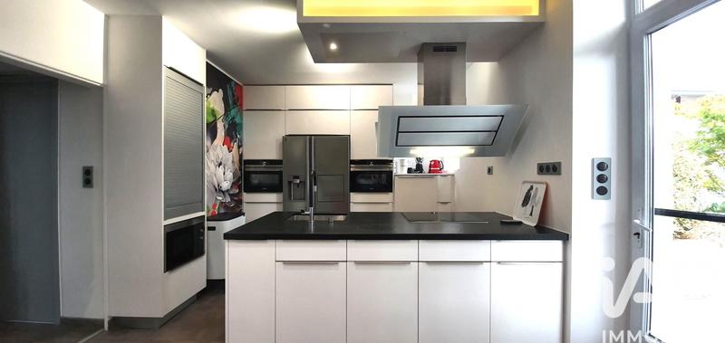 Maison - 258 m² - 8 pièces