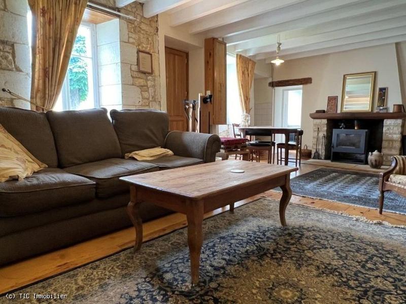 Maison - 270 m² - 11 pièces