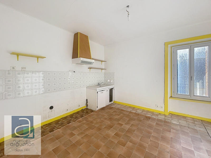 Maison - 213 m² - 9 pièces