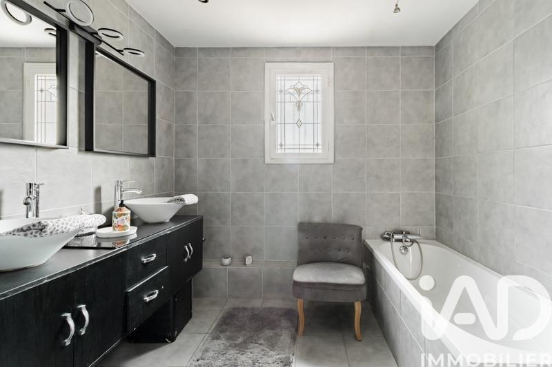 Maison - 168 m² - 6 pièces