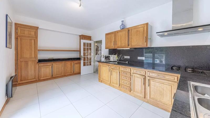 Maison - 253 m² - 7 pièces