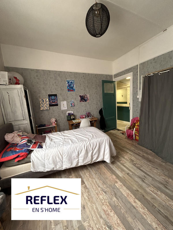 Maison - 270 m² - 8 pièces