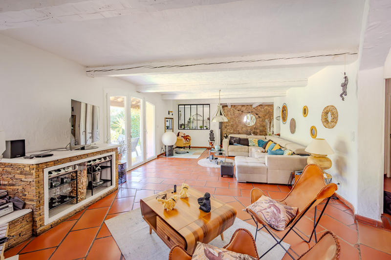 Propriété - 185 m² - 5 pièces