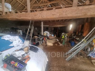 Maison - 200 m² - 2 pièces