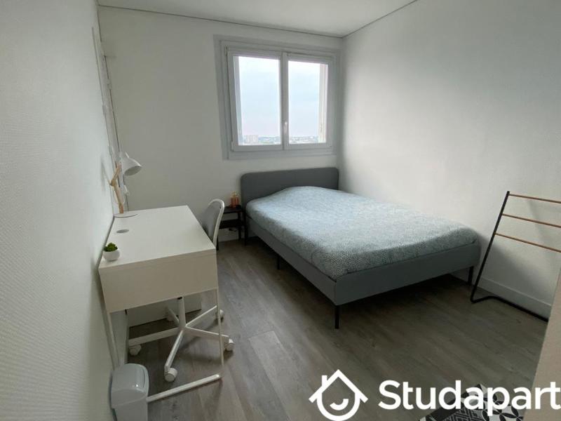 Chambre - 13 m² - 1 pièce