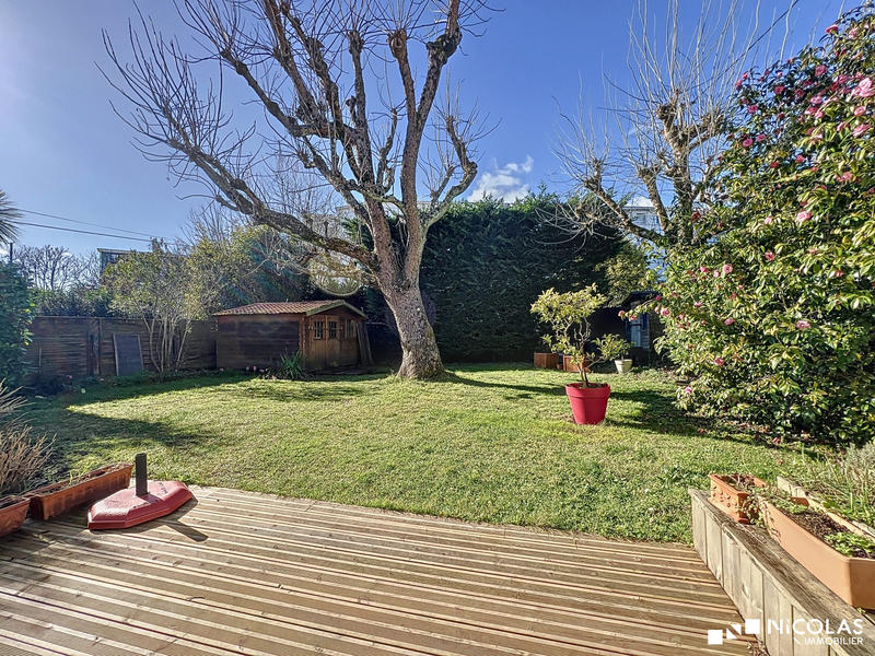 Maison - 228 m² - 8 pièces