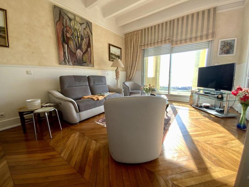 Appartement - 155 m² - 6 pièces