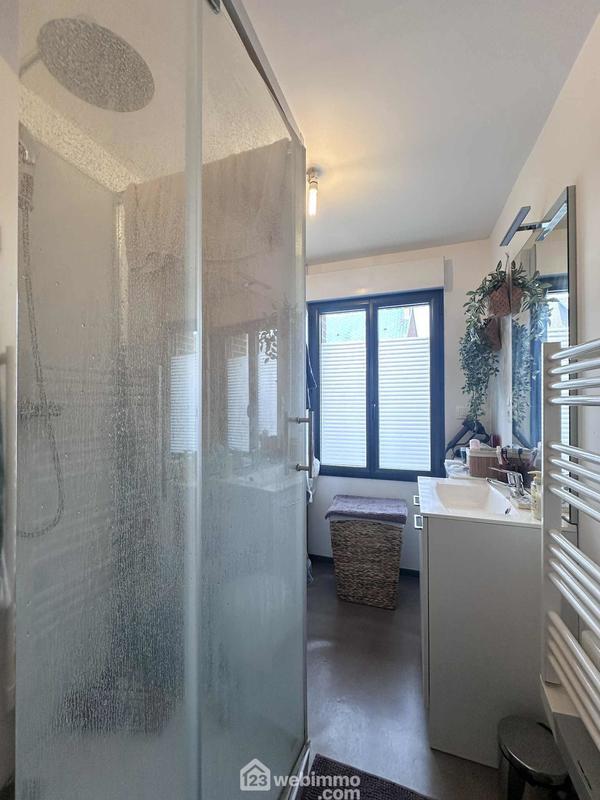 Maison - 98 m² - 5 pièces