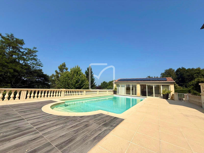 Maison - 150 m² - 7 pièces