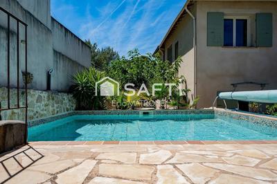 Maison - 250 m² - 9 pièces