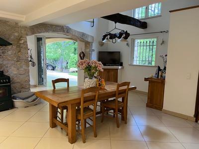 Maison - 222 m² - 5 pièces