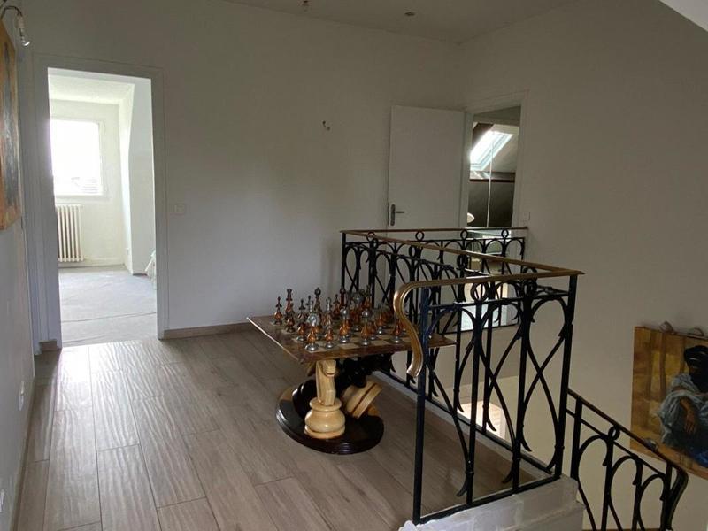 Maison - 230 m² - 6 pièces