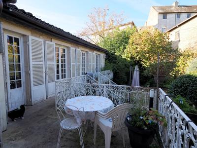 Maison - 344 m² - 15 pièces