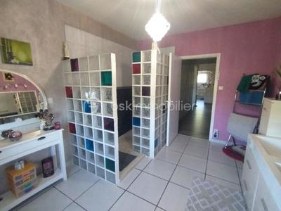 Maison traditionnelle - 230 m² - 5 pièces