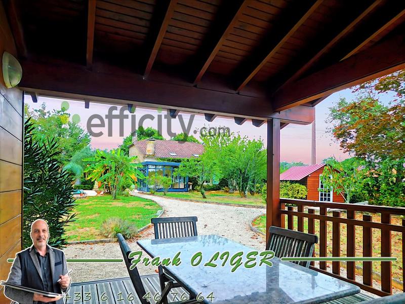 Maison - 280 m² - 11 pièces