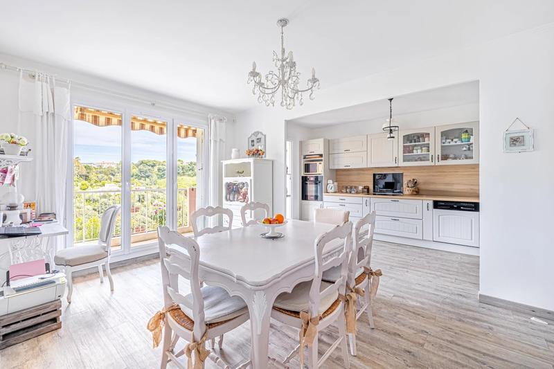 Appartement - 80 m² - 3 pièces