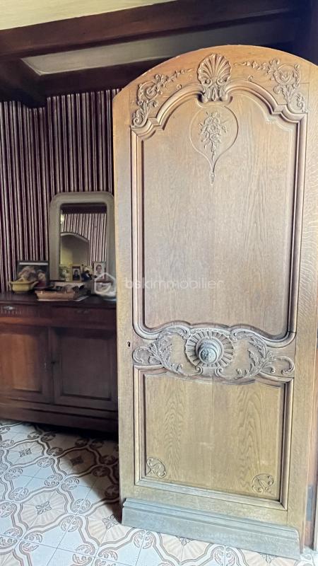 Maison traditionnelle - 198 m² - 7 pièces