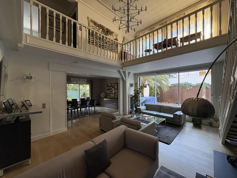 Maison - 205 m² - 6 pièces