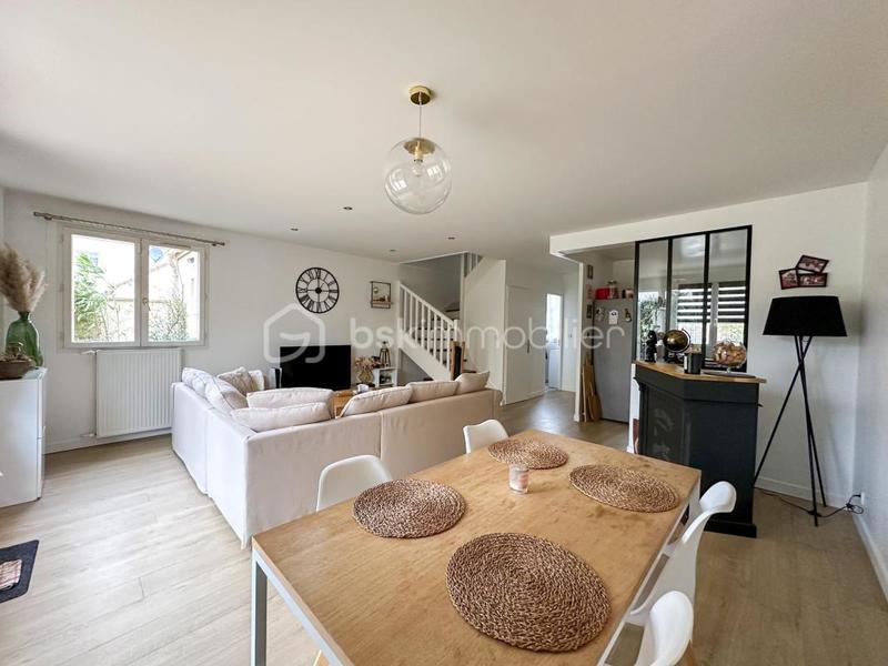 Maison - 95 m² - 5 pièces