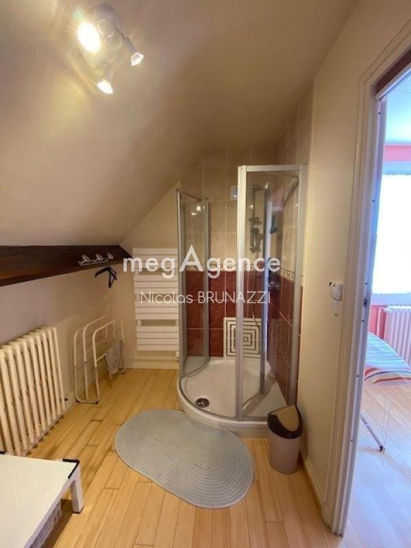 Pavillon - 150 m² - 9 pièces