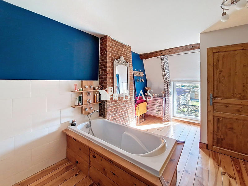 Maison ancienne - 210 m² - 9 pièces