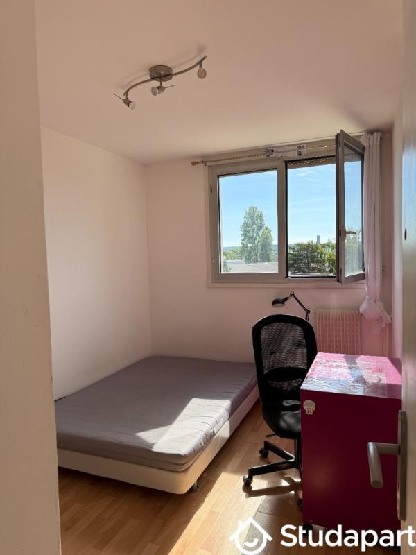 Chambre - 12 m² - 1 pièce